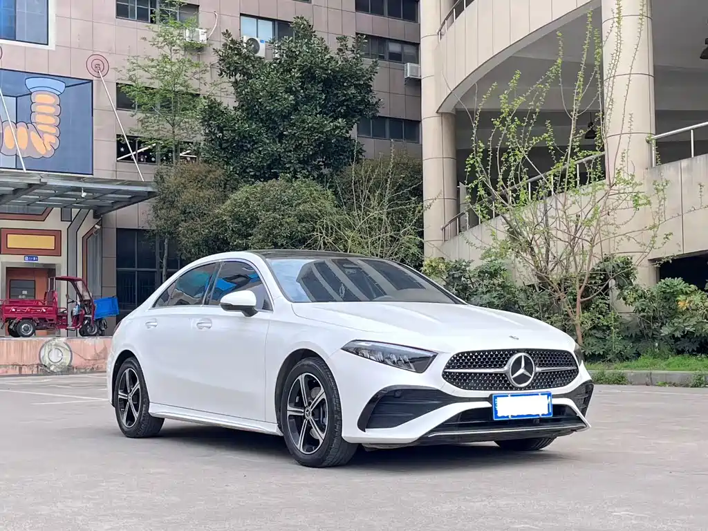 Mercedes-Benz A-Class A 2023 A 200 L Fashion