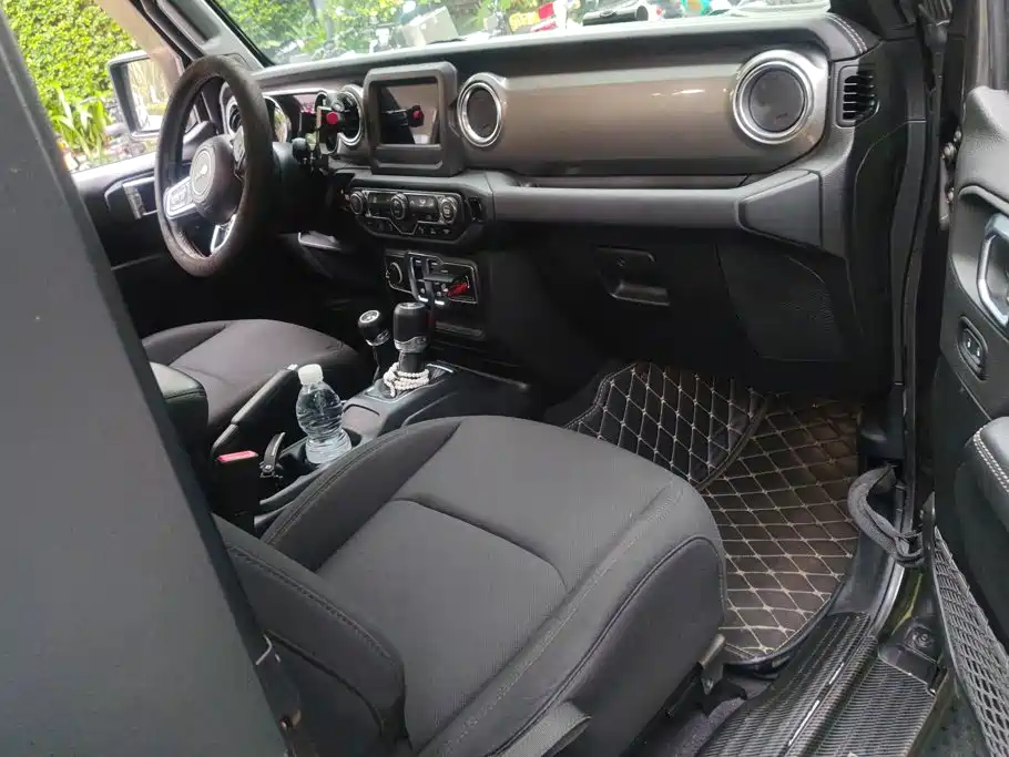 Jeep Wrangler — миниатюра 8