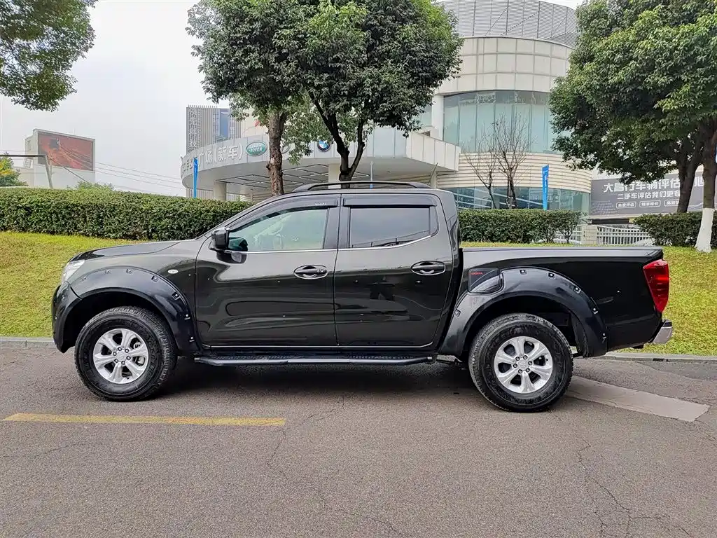NISSAN NAVARRA
