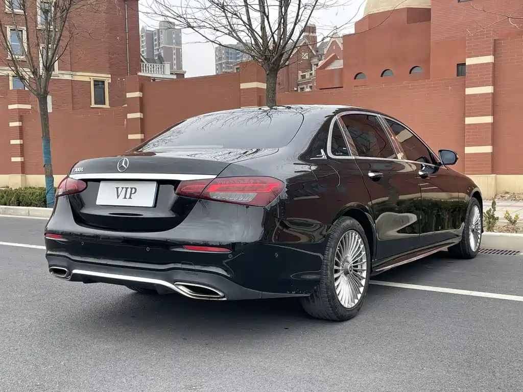 MERCEDES-BENZ E CLASS