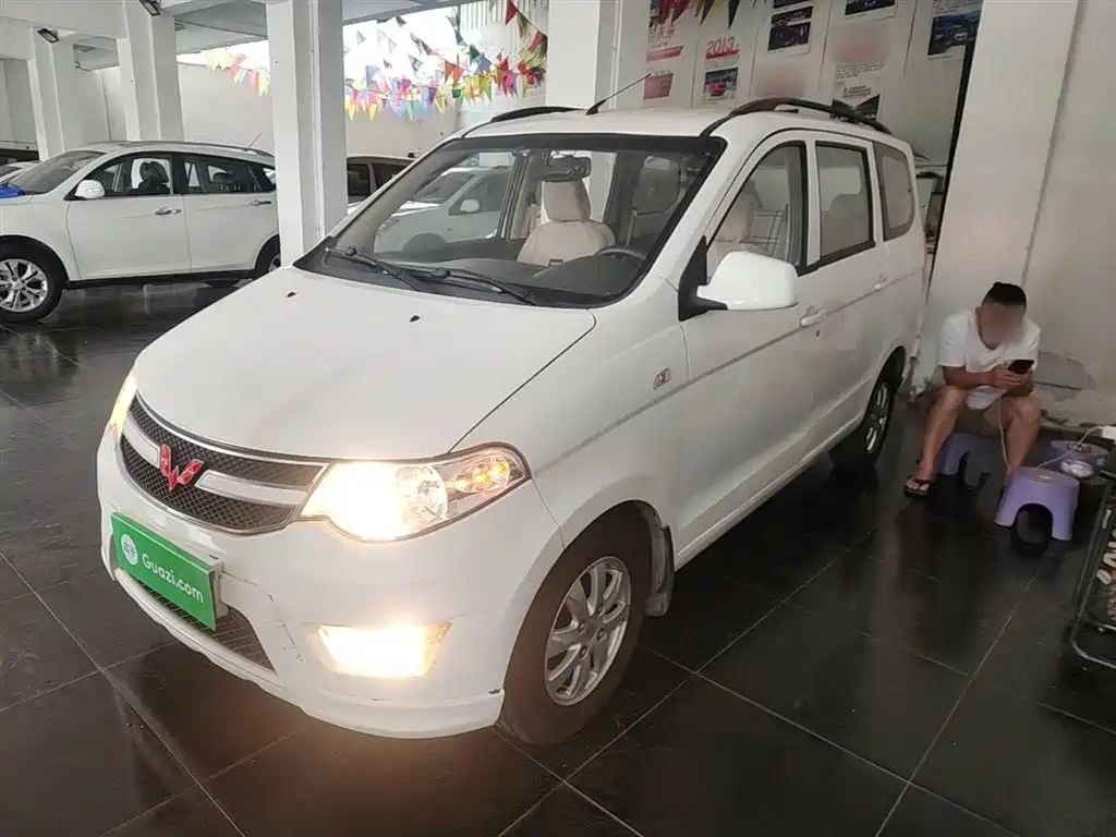 Wuling Hongguang 2014 1.5L S Standard Type