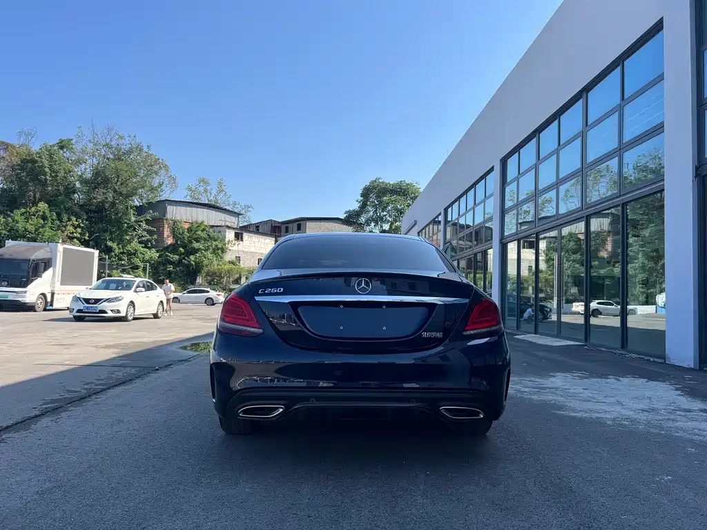 Mercedes-Benz C-Class — миниатюра 8