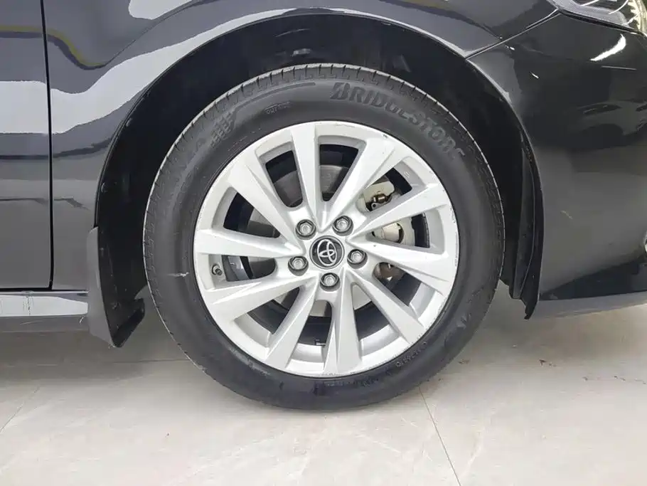 Toyota Camry 2021 2.0G Luxury