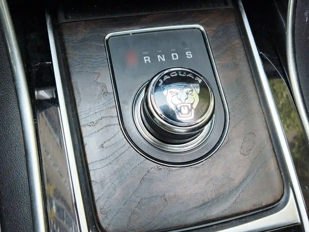 Jaguar XFL — миниатюра 7