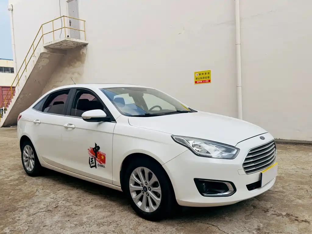 Ford Escort Happiness Edition 1.5L Auto Fashion Type, фото 3