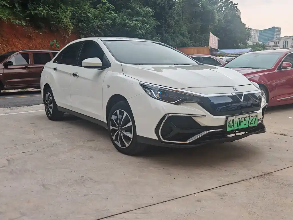 Venucia D60 EV — миниатюра 3