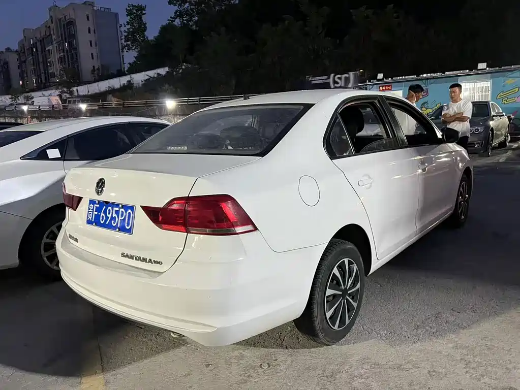 Volkswagen Santana — миниатюра 5