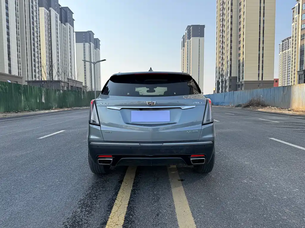 CADILLAC XT5