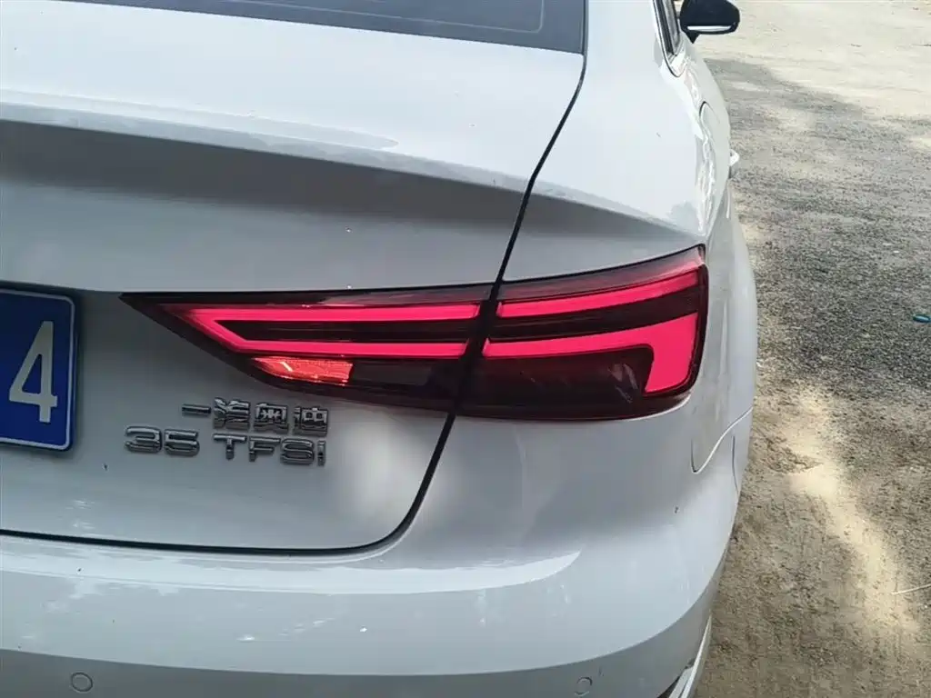 Audi A3 2018 30 Limousine 35 TFSI Fashion