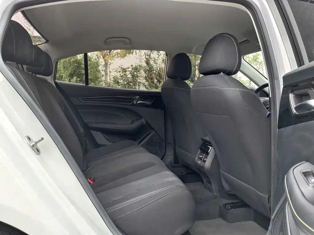 Roewe i5 — миниатюра 7