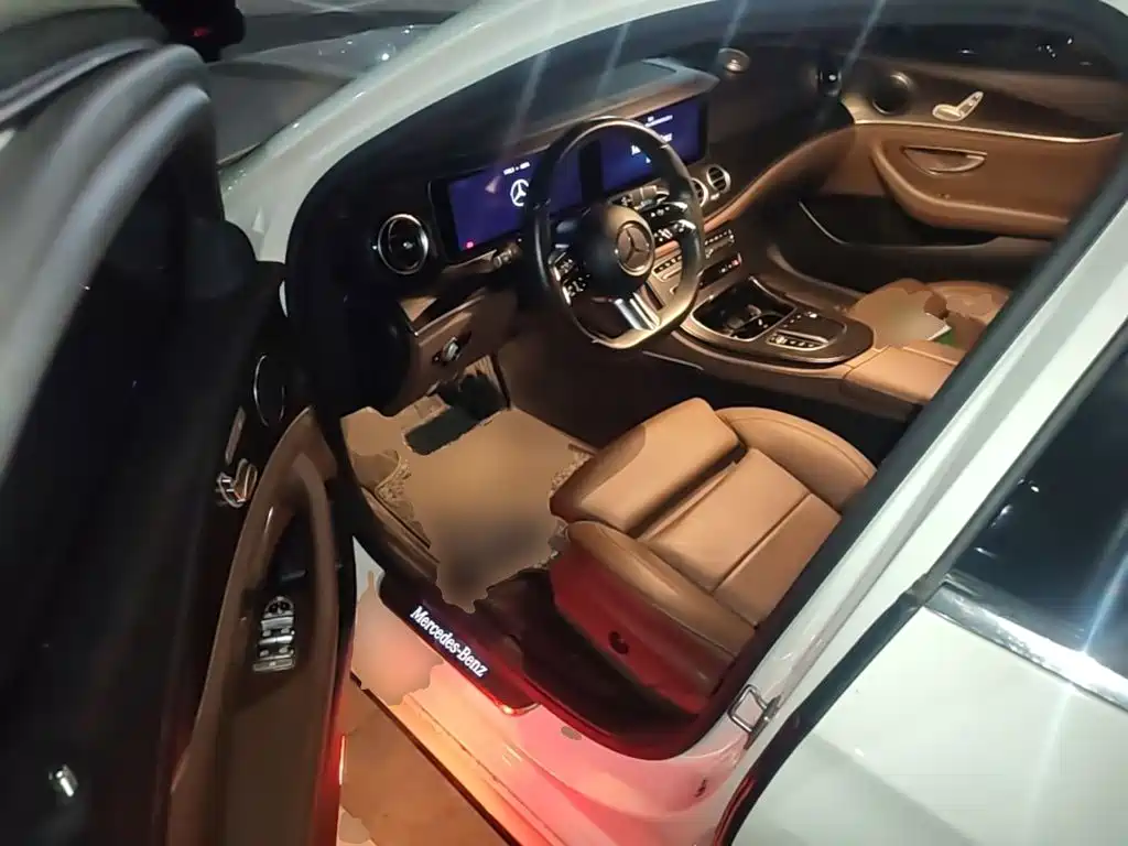 Mercedes-Benz E-Class — миниатюра 21