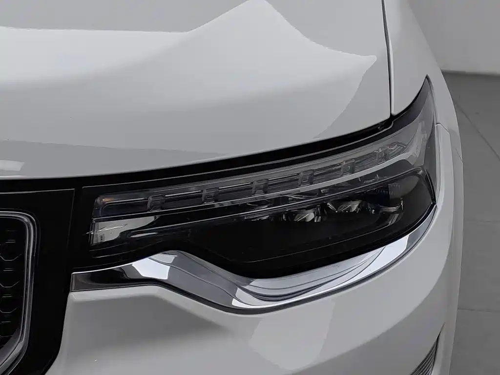 Jeep Grand Commander — миниатюра 7