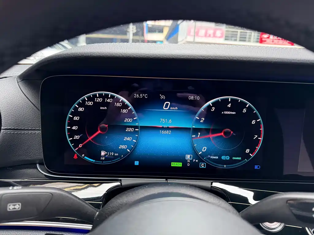Mercedes-Benz E-Class (Import) — миниатюра 8