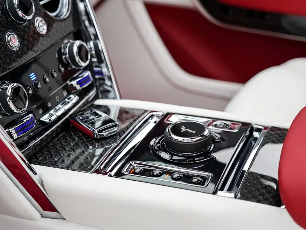Rolls-Royce Cullinan — миниатюра 22