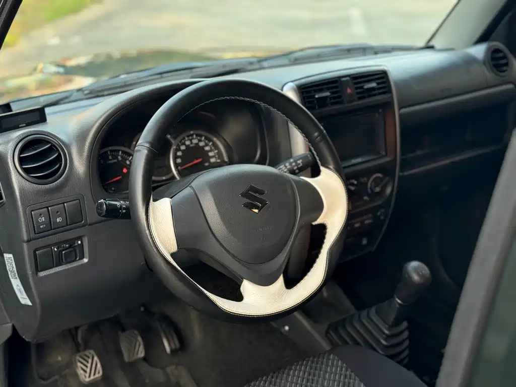 Suzuki Jimny — миниатюра 7