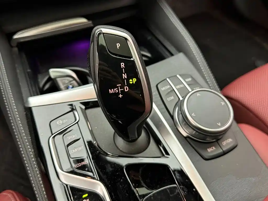 BMW 5 Series — миниатюра 16