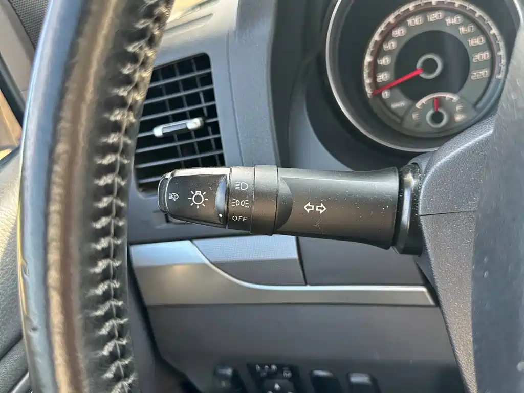Mitsubishi Pajero (Import) — миниатюра 23
