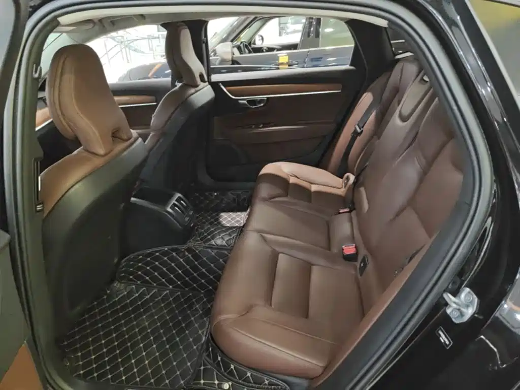 Volvo S90 — миниатюра 17