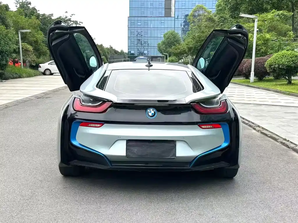 BMW i8