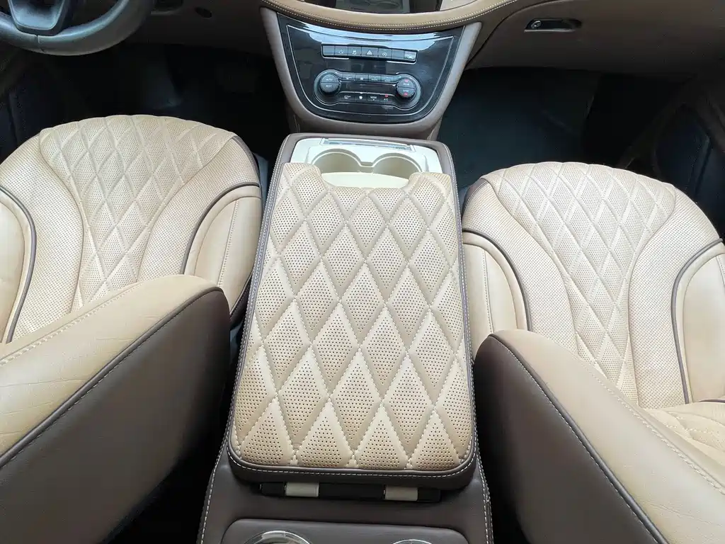 Mercedes-Benz Vito — миниатюра 11