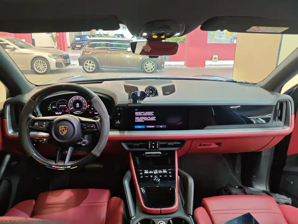 Porsche Cayenne — миниатюра 3