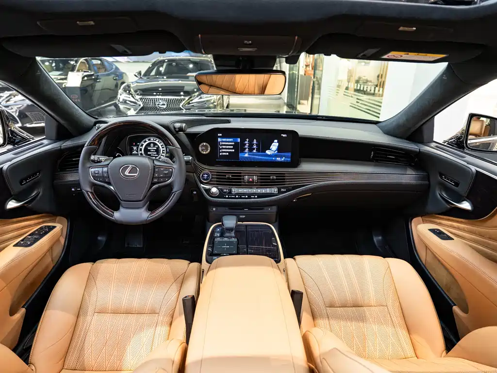 Lexus LS — миниатюра 13