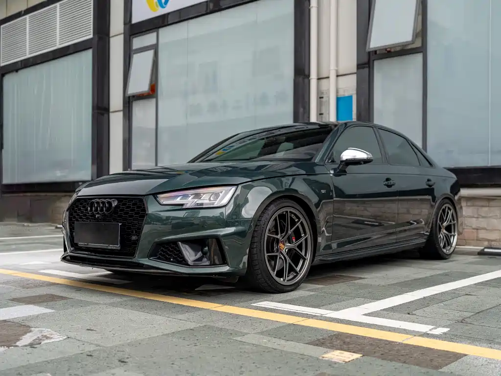 Audi S4