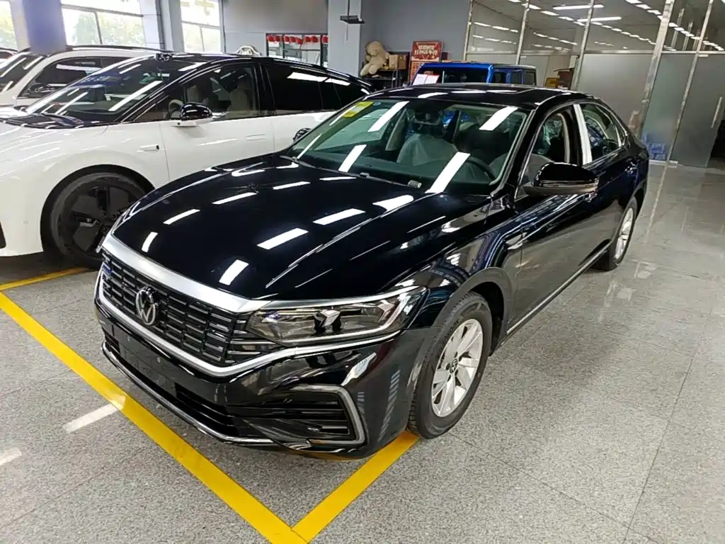 Volkswagen Passat PHEV — миниатюра 2