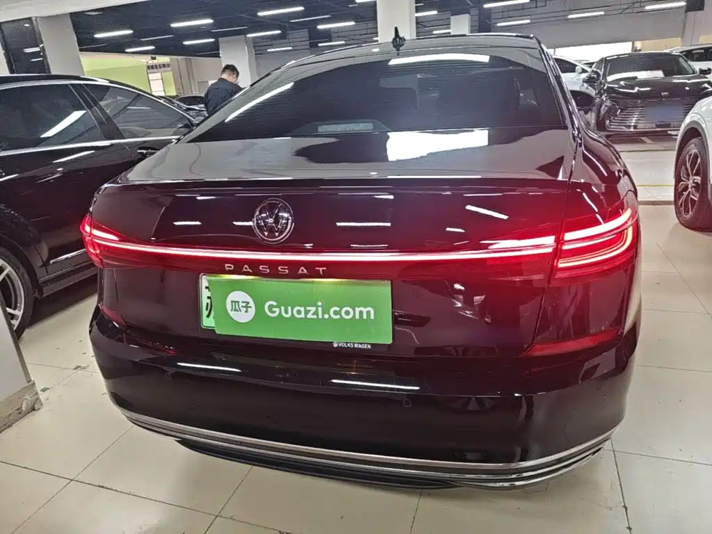 Volkswagen Passat PHEV — миниатюра 6