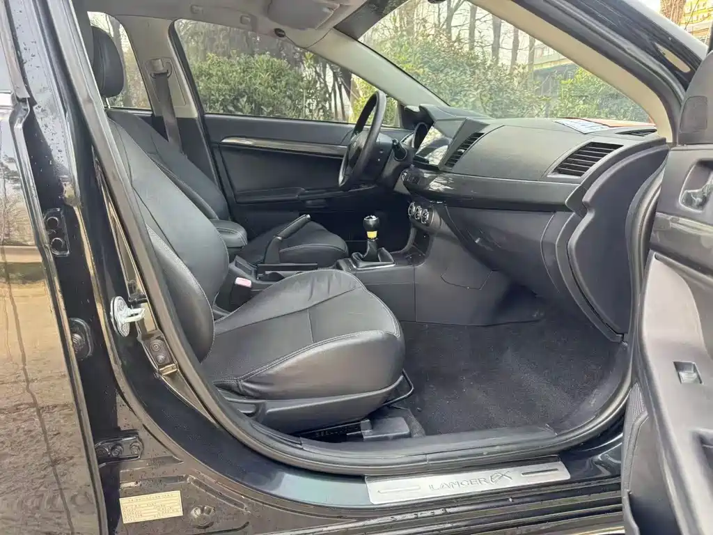Mitsubishi Lancer EX — миниатюра 5