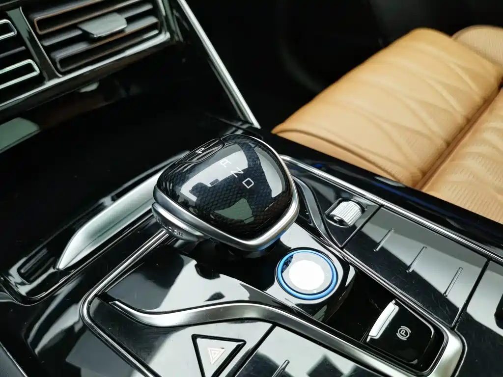 BYD Tang New Energy — миниатюра 13