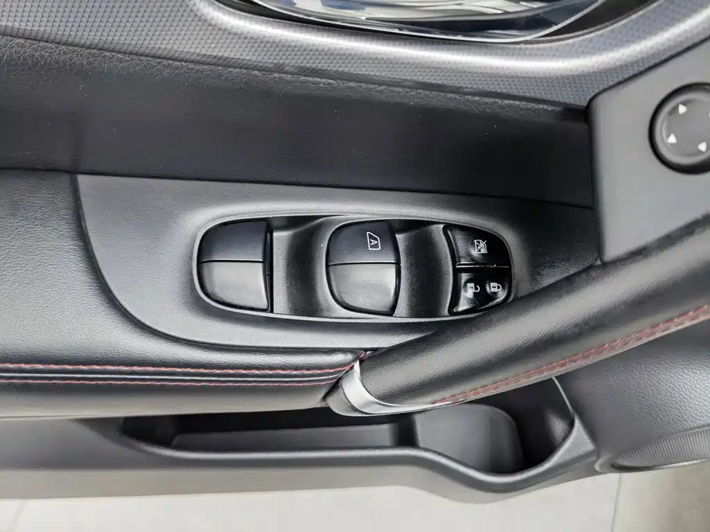 Nissan Qashqai — миниатюра 9