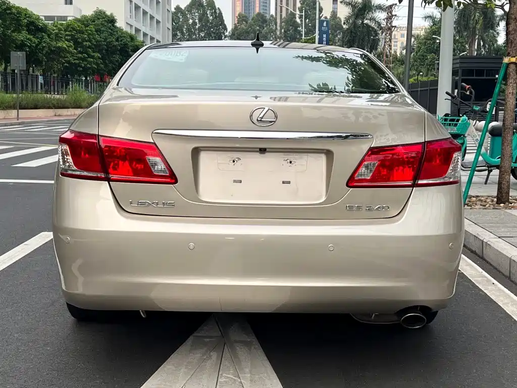 Lexus ES — миниатюра 25