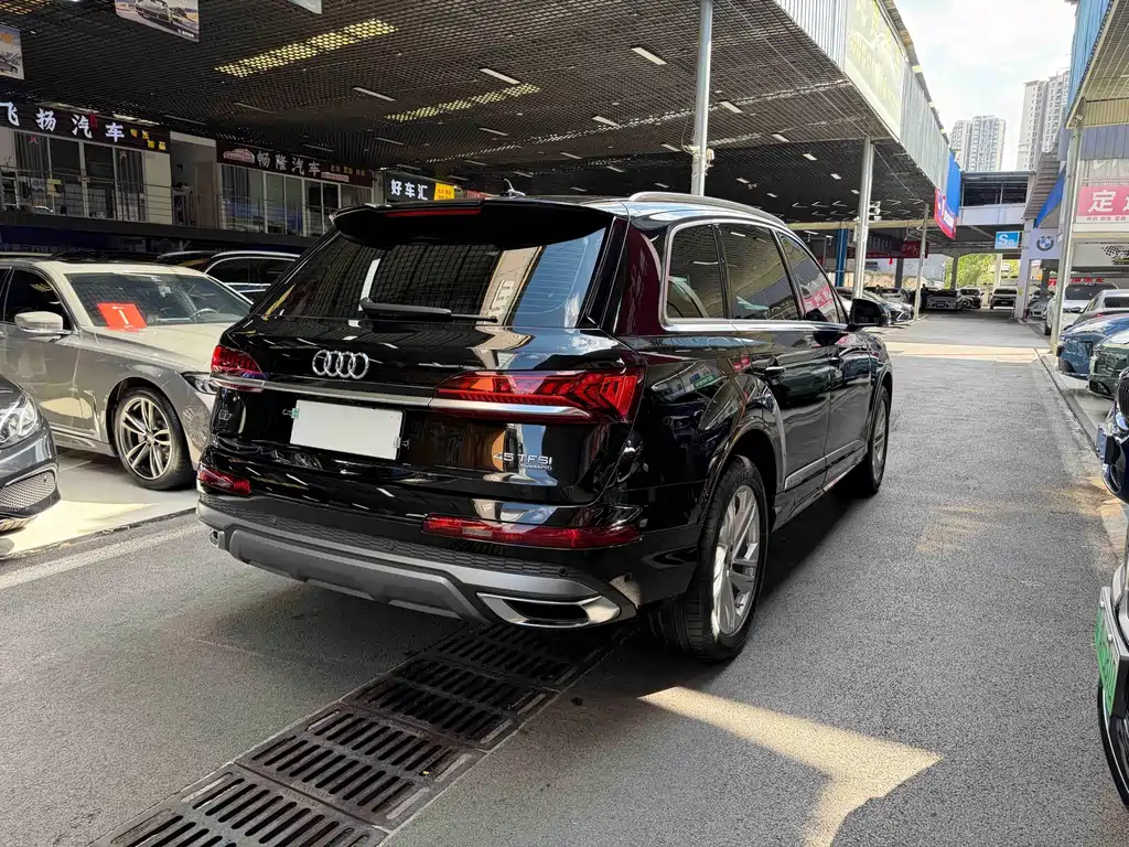 Audi Q7 — миниатюра 4