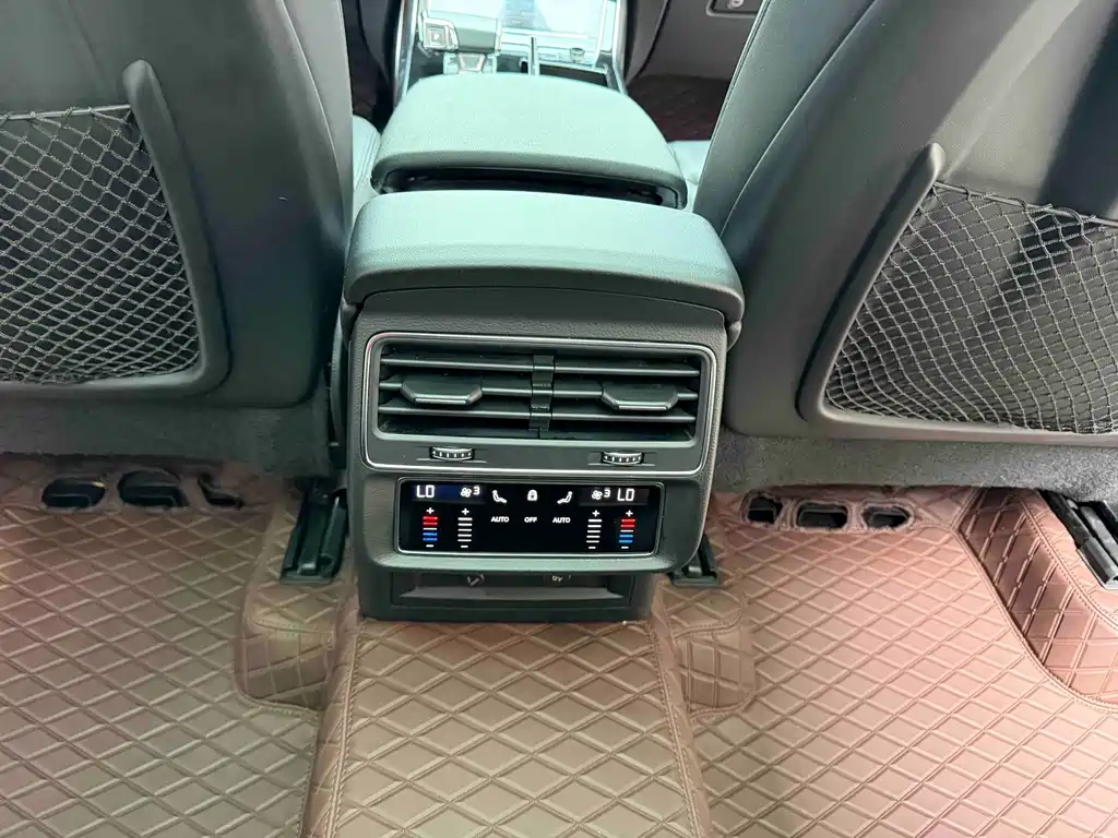 Audi Q7 — миниатюра 12