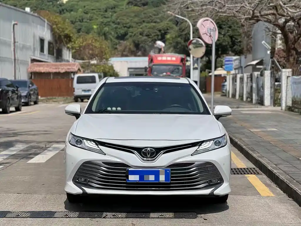 TOYOTA CAMRY