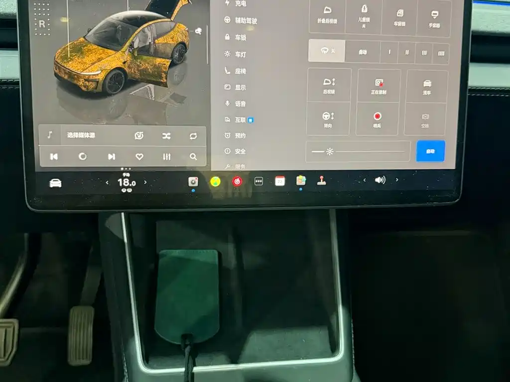 Tesla Model Y — фотографии объявления, Фото 10