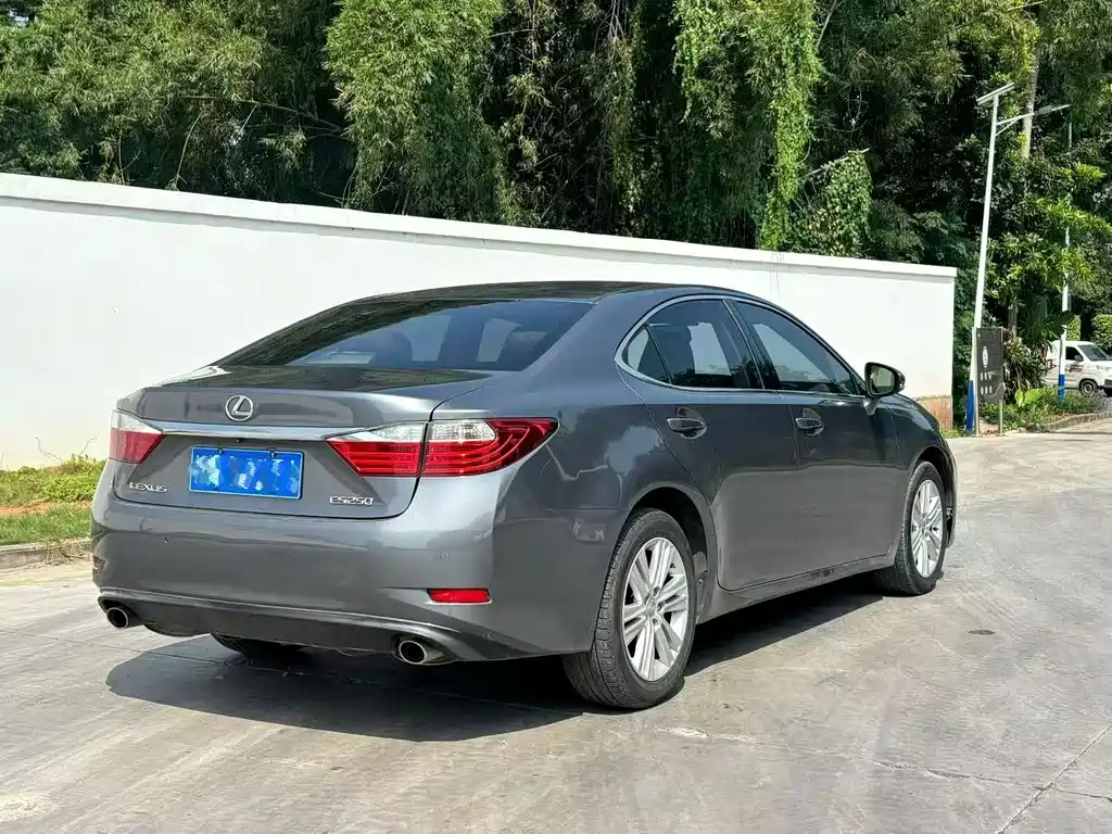 Lexus ES — миниатюра 4