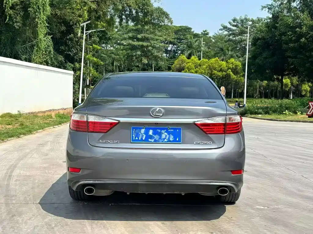 Lexus ES — миниатюра 5