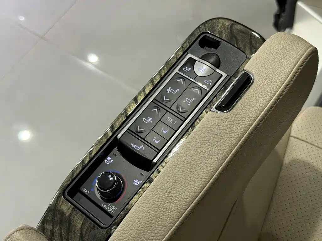 Mercedes-Benz V-Class — миниатюра 15