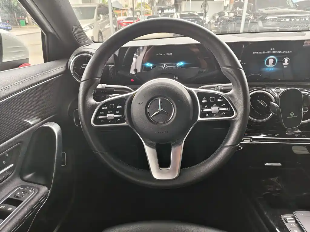 Mercedes-Benz A-Class — миниатюра 10