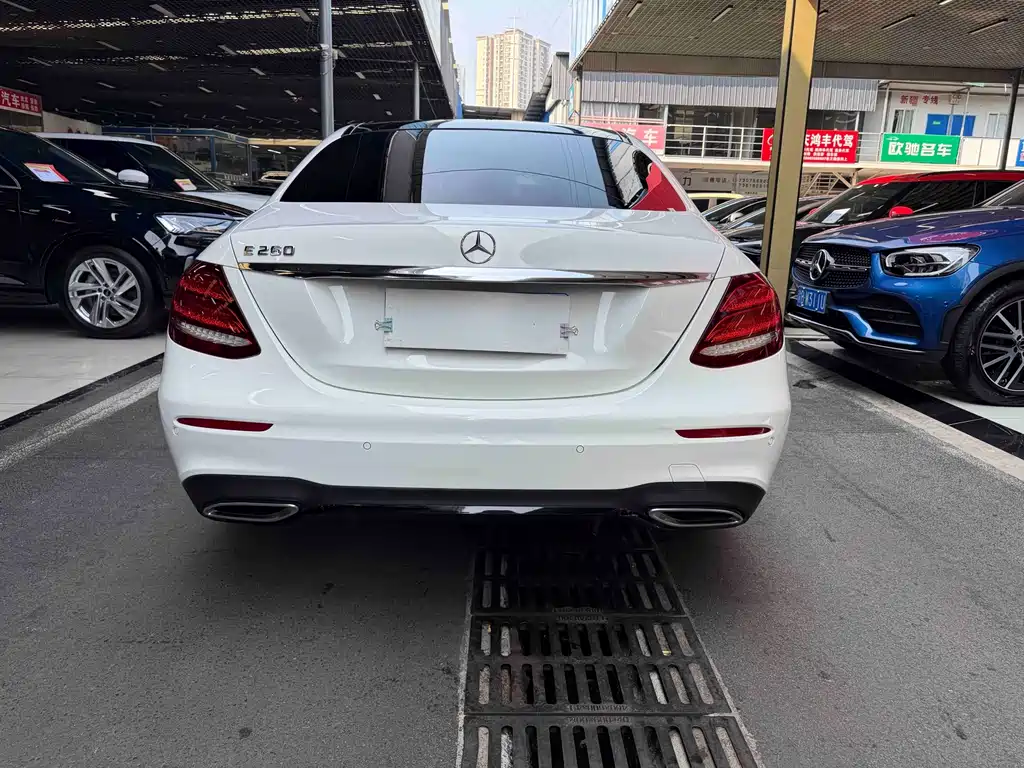 Mercedes-Benz E-Class (Import) — миниатюра 5