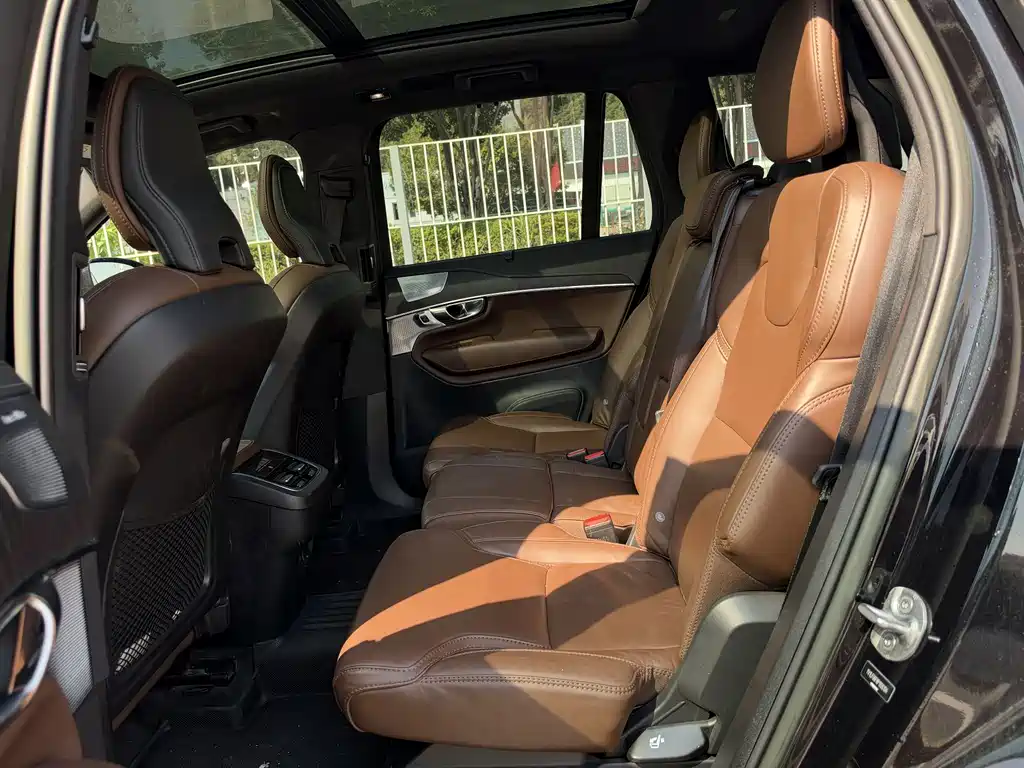 Volvo XC90 — миниатюра 14