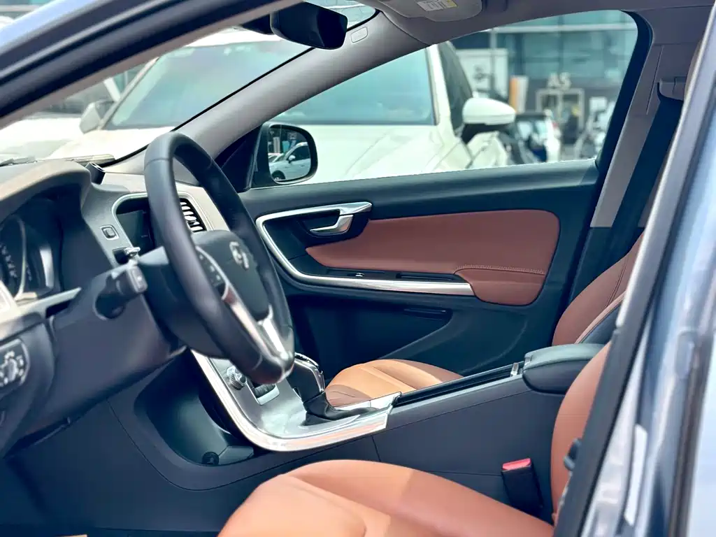 Volvo S60 — миниатюра 23