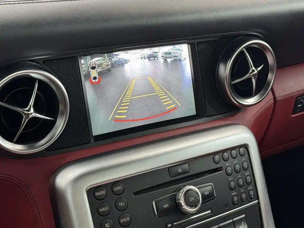 Mercedes-Benz SLS AMG — миниатюра 10
