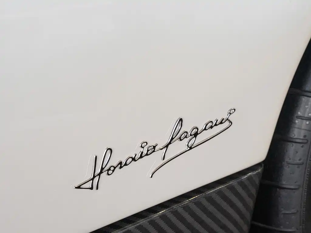 Pagani Huayra — миниатюра 12