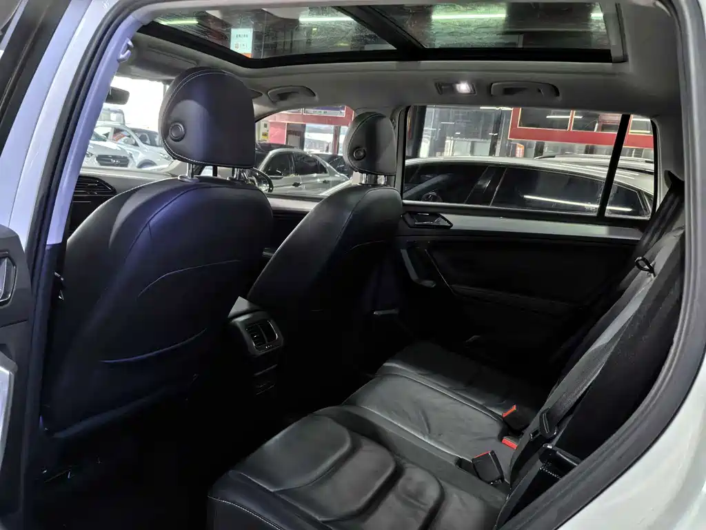 Volkswagen Tiguan L — миниатюра 10