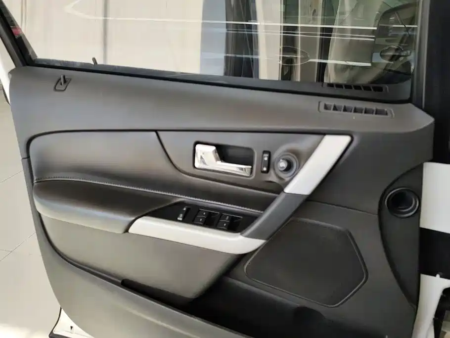Ford Edge (Import) — миниатюра 7