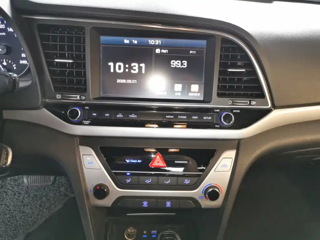 Hyundai Elantra — миниатюра 13