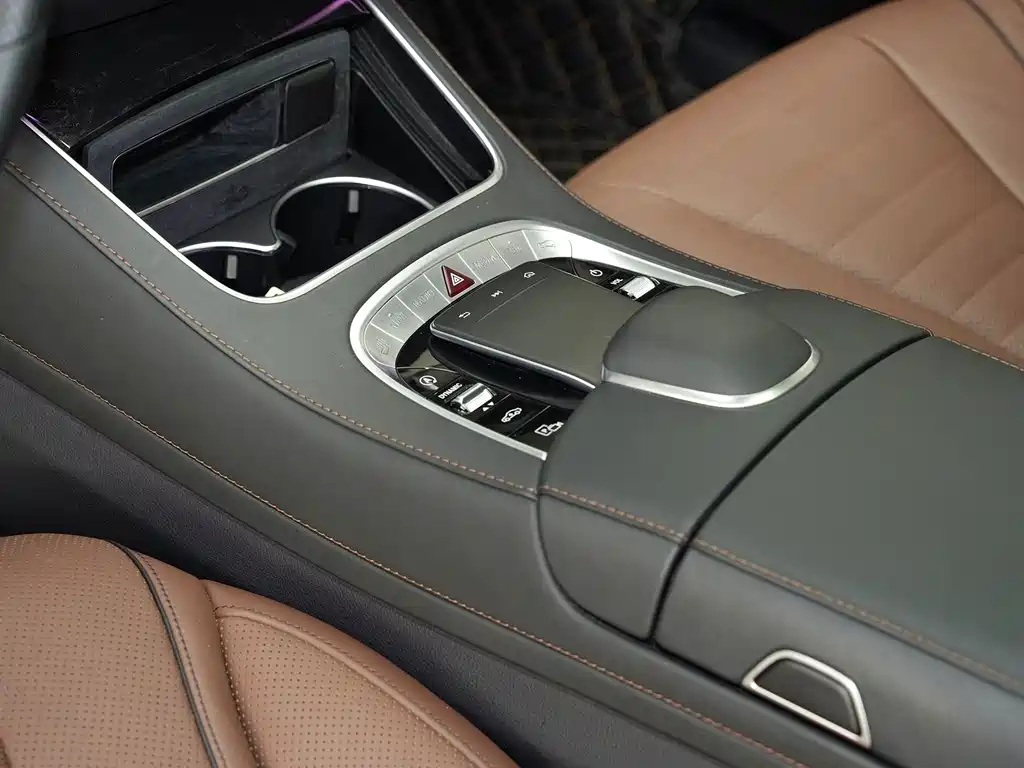 Mercedes-Benz S-Class — миниатюра 28